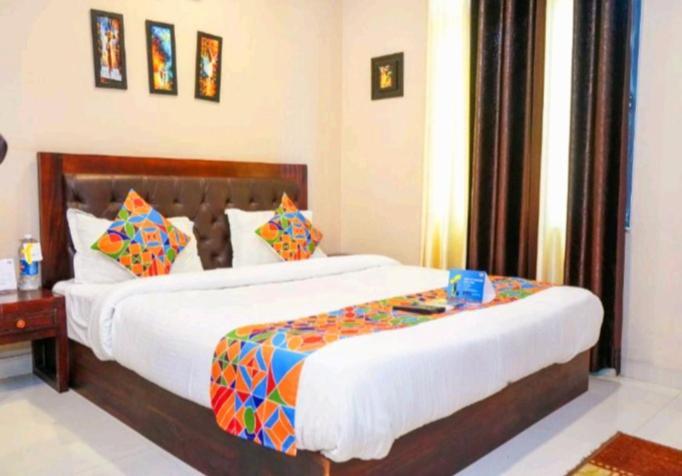 Hotel Hrs New Delhi