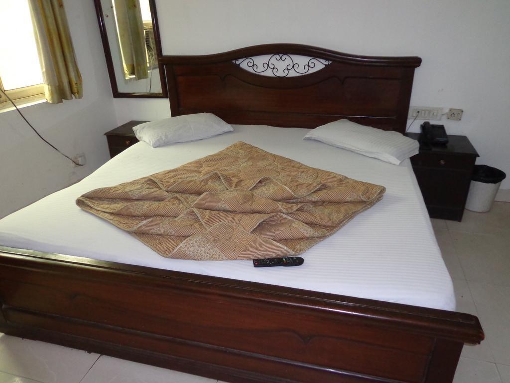 Hotel Hotel R S International @ Paharganj 2*