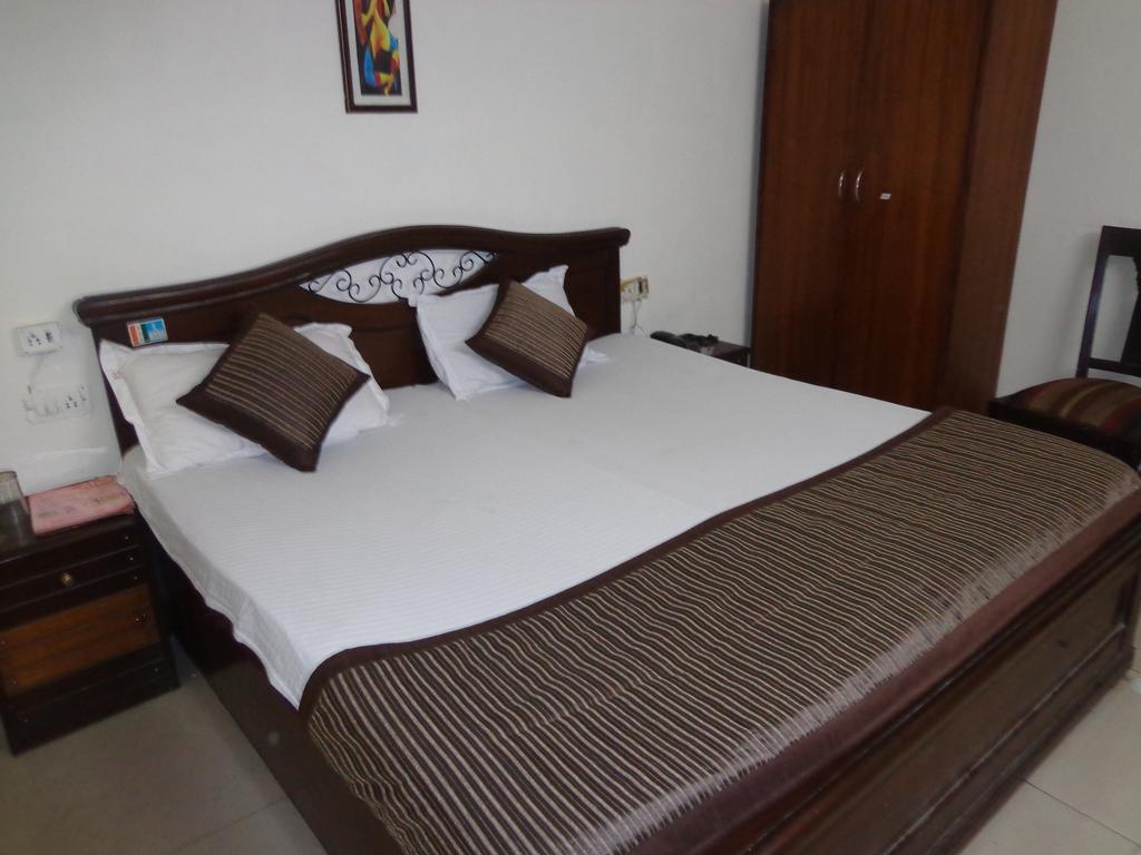 Hotel Hotel R S International @ Paharganj 2*