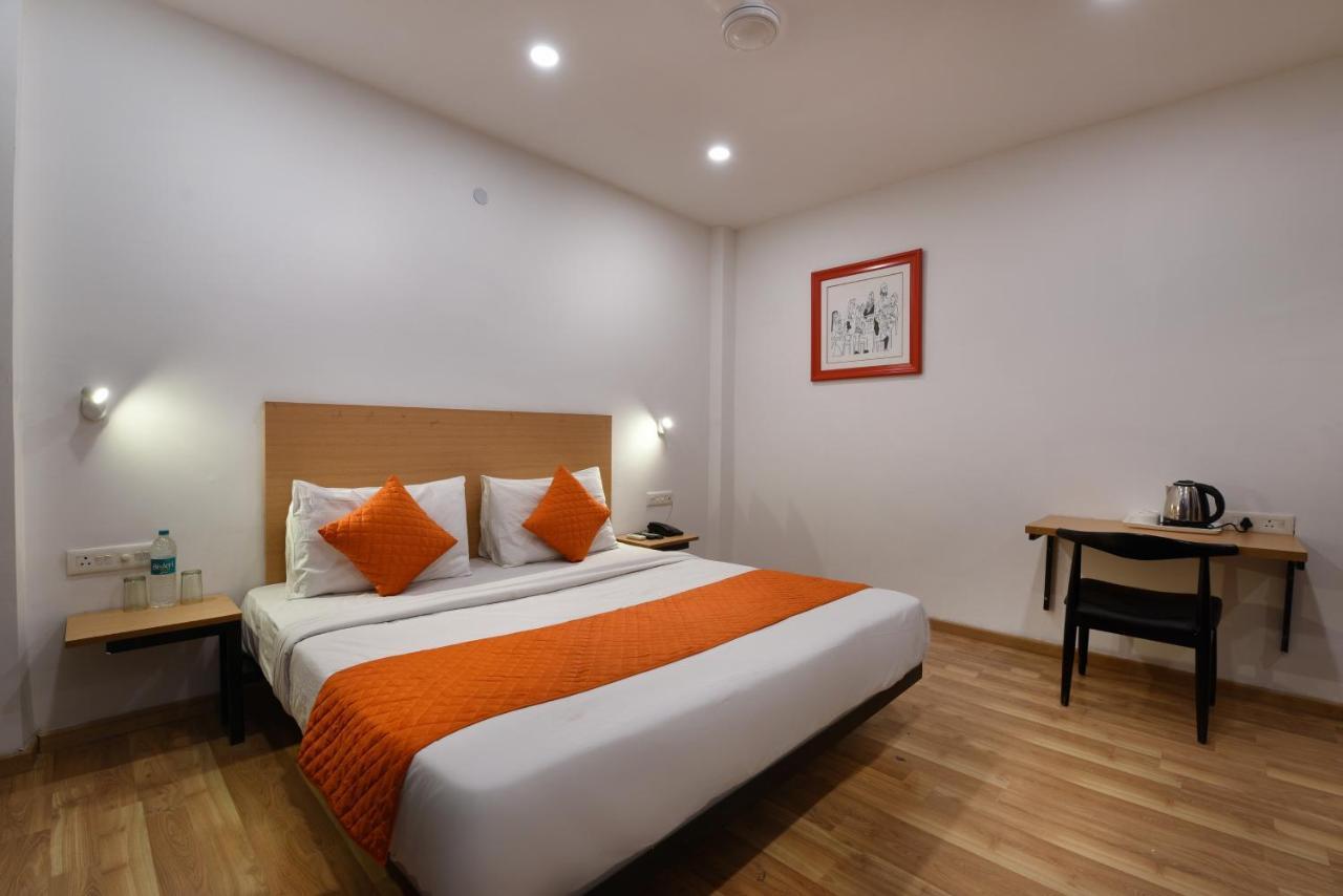 Saffron Gold Hotel New Delhi