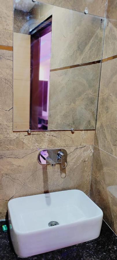 Del Near Igi Airport 3* New Delhi