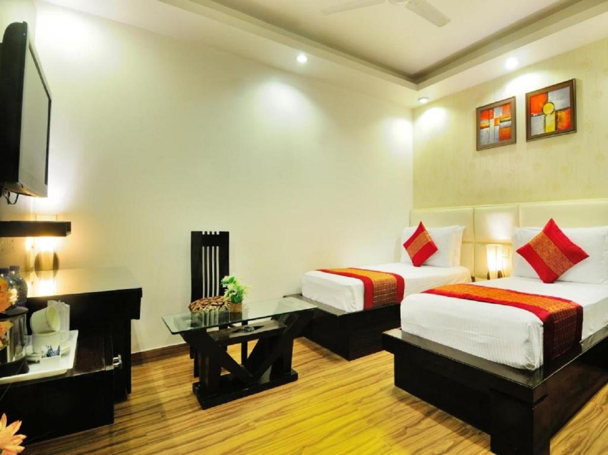 Revels Plum At Railway Station 3*