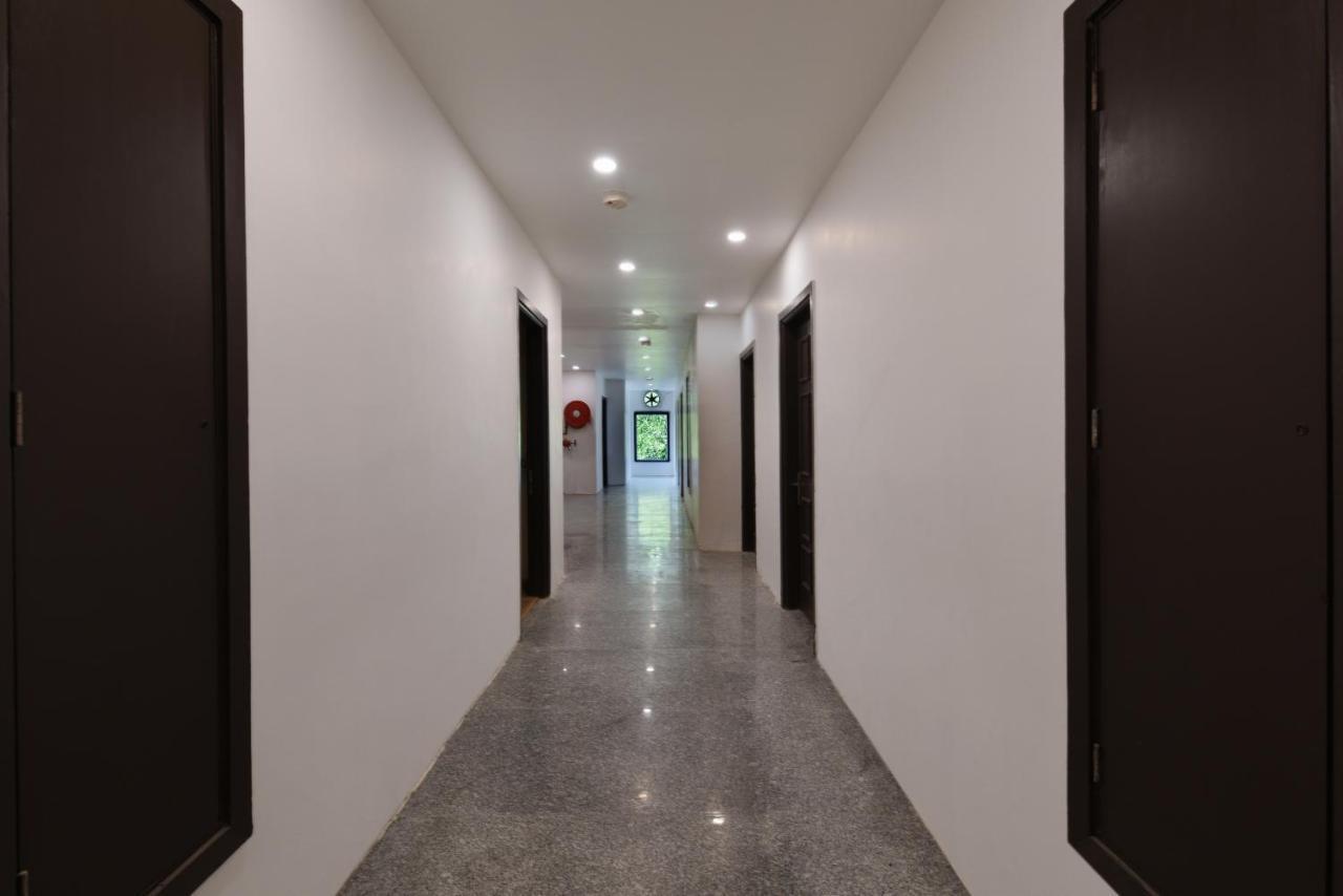 Saffron Gold 3* New Delhi