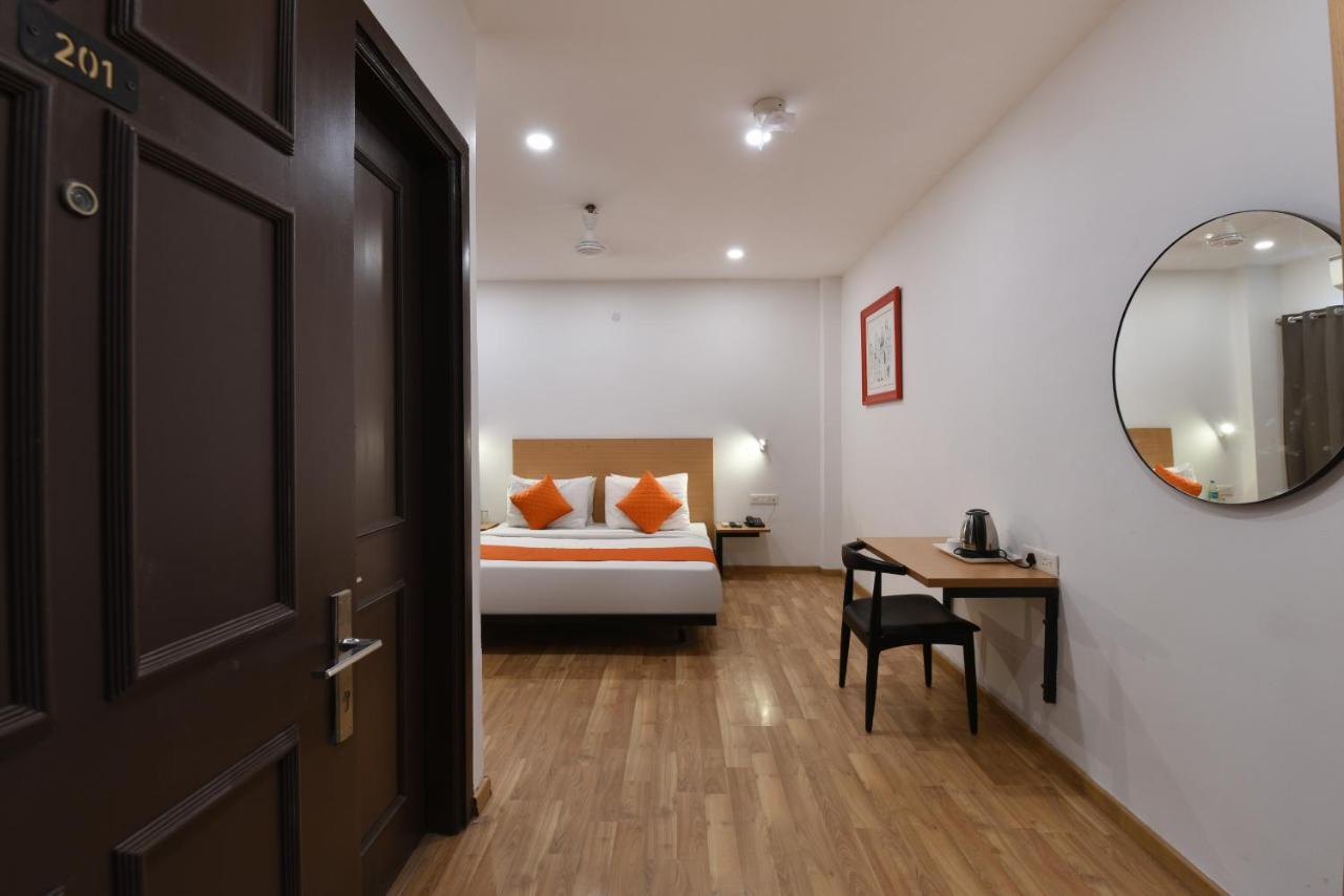 Saffron Gold 3* New Delhi