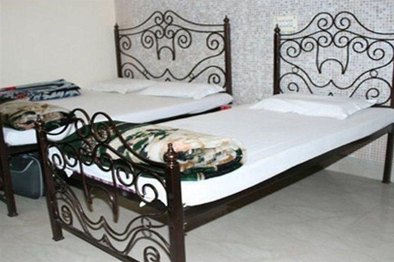 Kelson Dx With Parking, 2mins From Metro Station Near Railway Station 2*