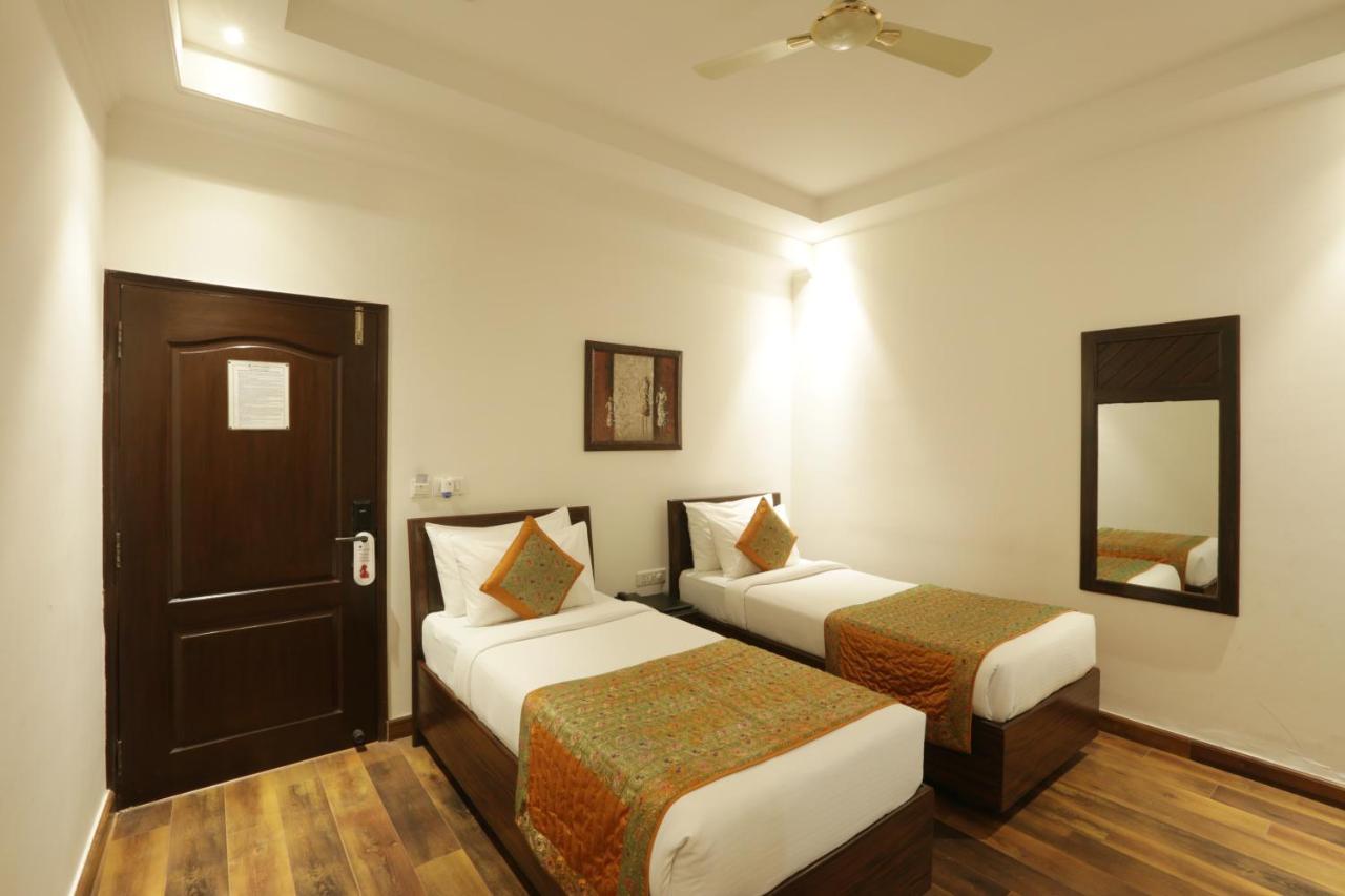 Hotel Airport Le Seasons 4*