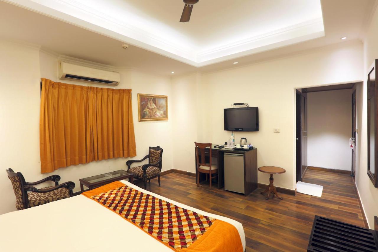 Airport Le Seasons Hotel 4*