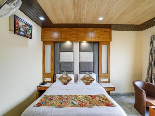 Jai Deluxe- Paharganj Railway Station Hotel
