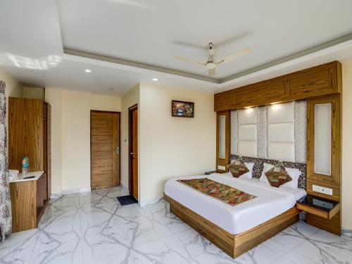 Jai Deluxe- Paharganj Railway Station Hotel