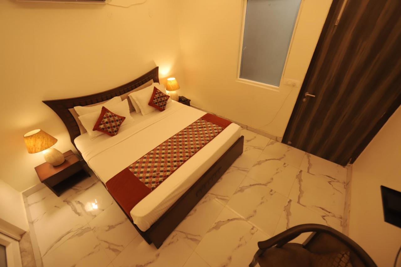 Mandakini New Delhi