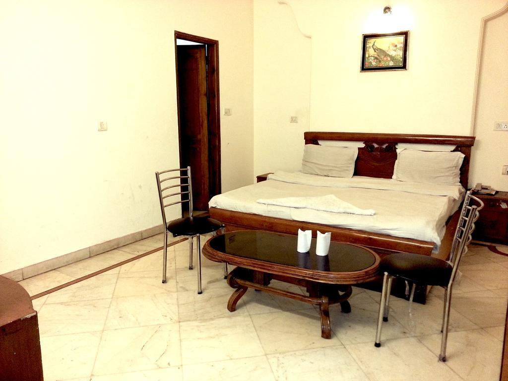 Baba Continental Hotel 3*