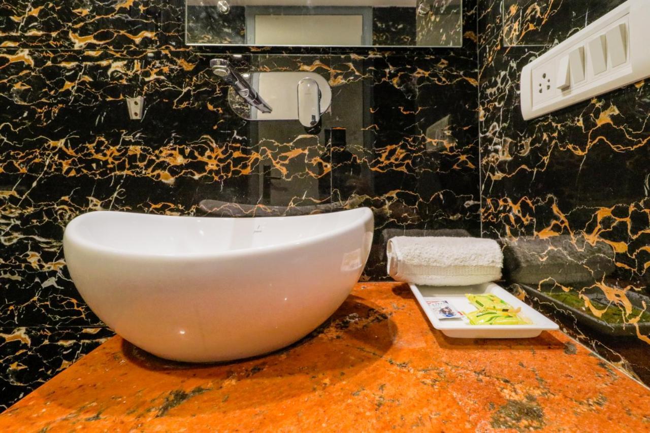 De Cruise - Railway Station Hotel 3*