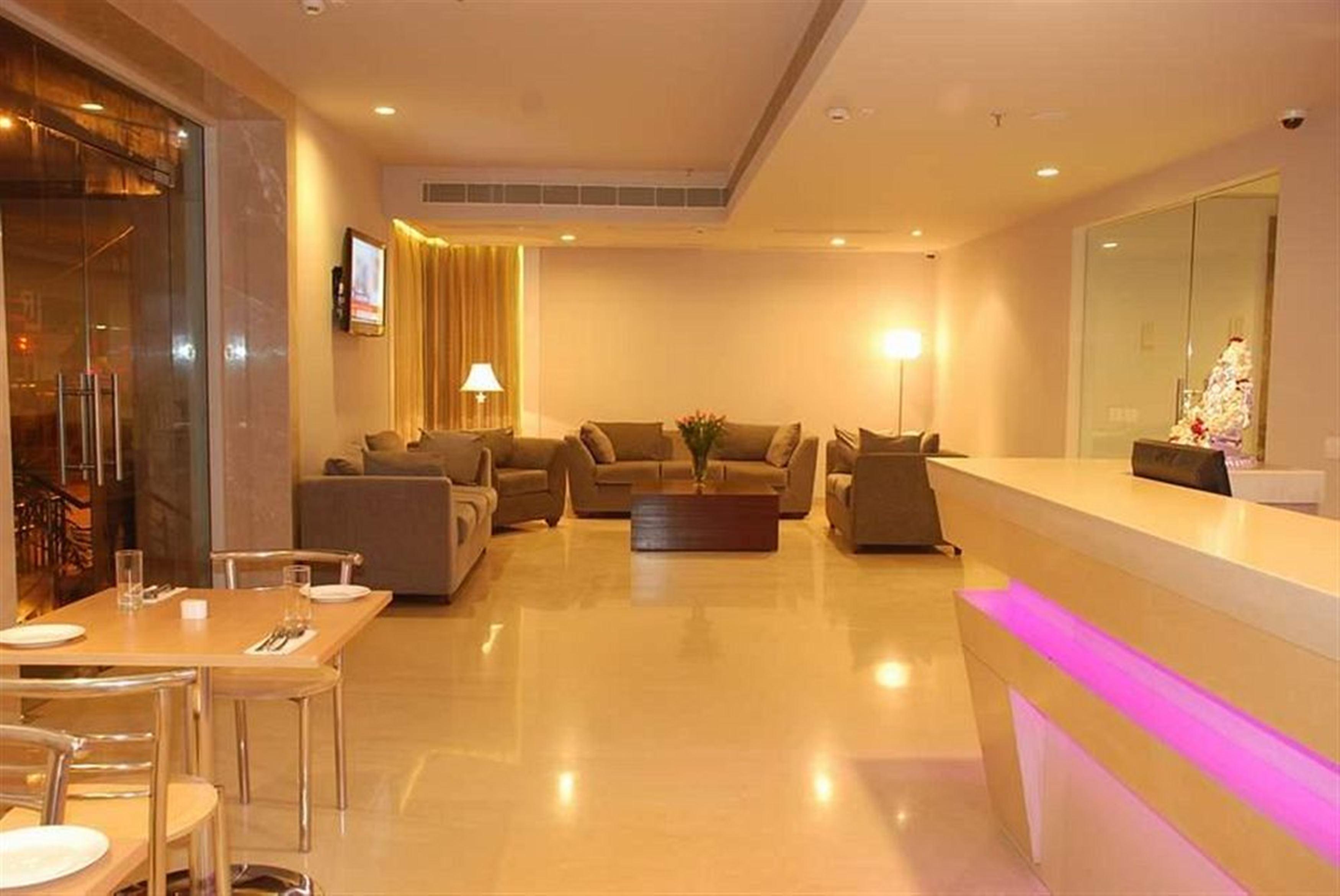 Hotel Sarovar Portico Naraina, New Delhi