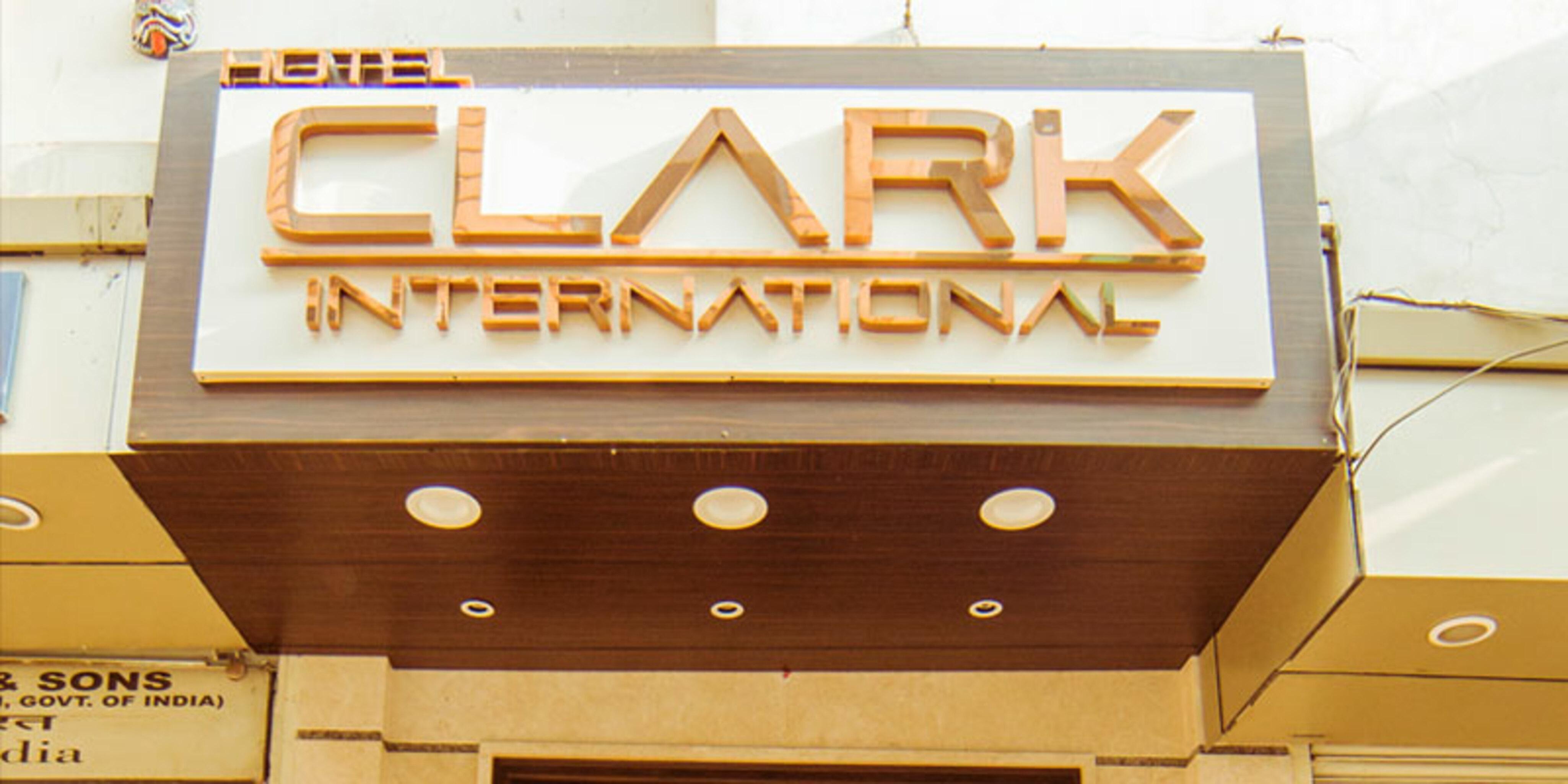 Clark International 3*