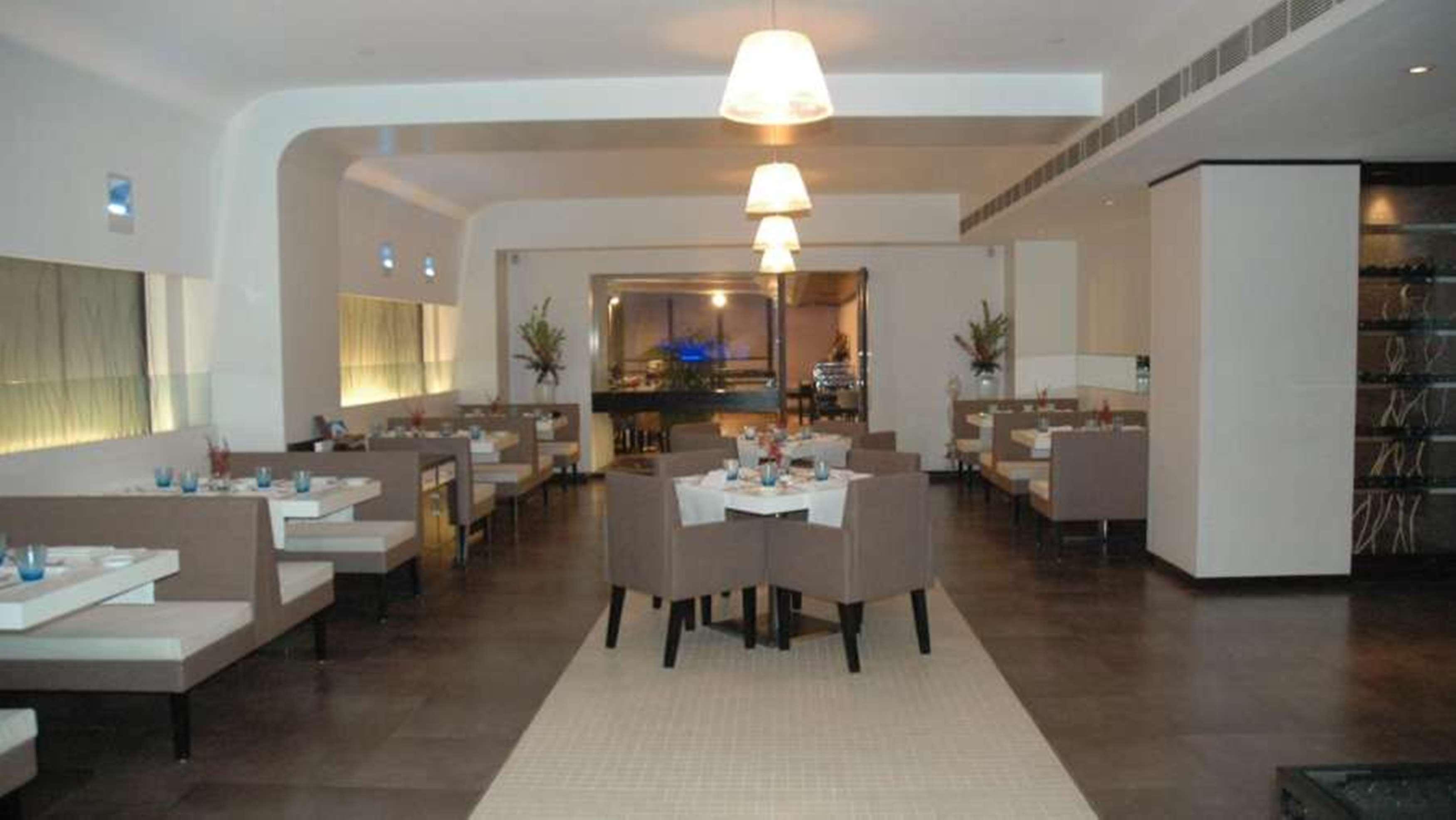 The Hans, Hotel