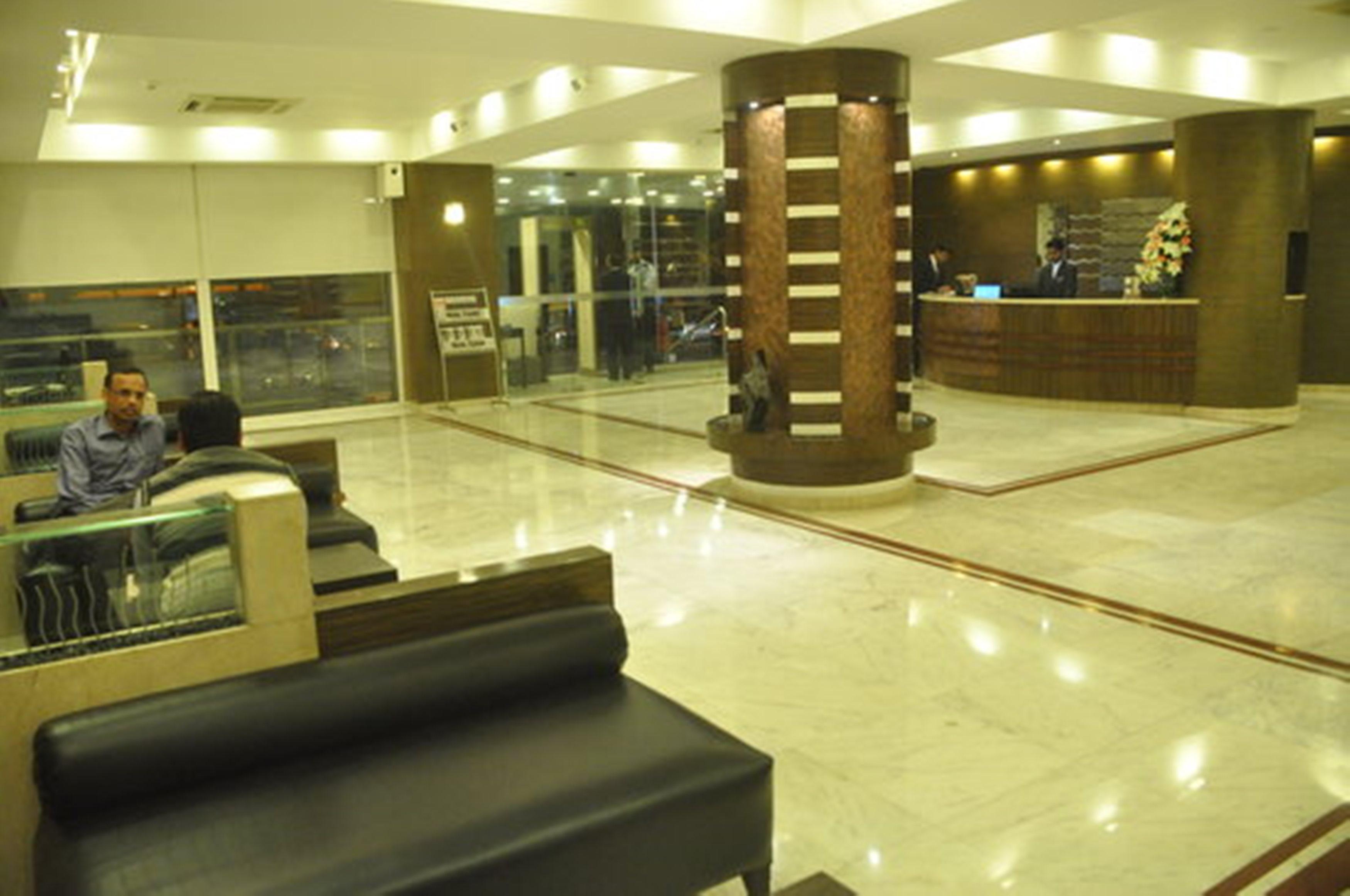 The Hans, Hotel