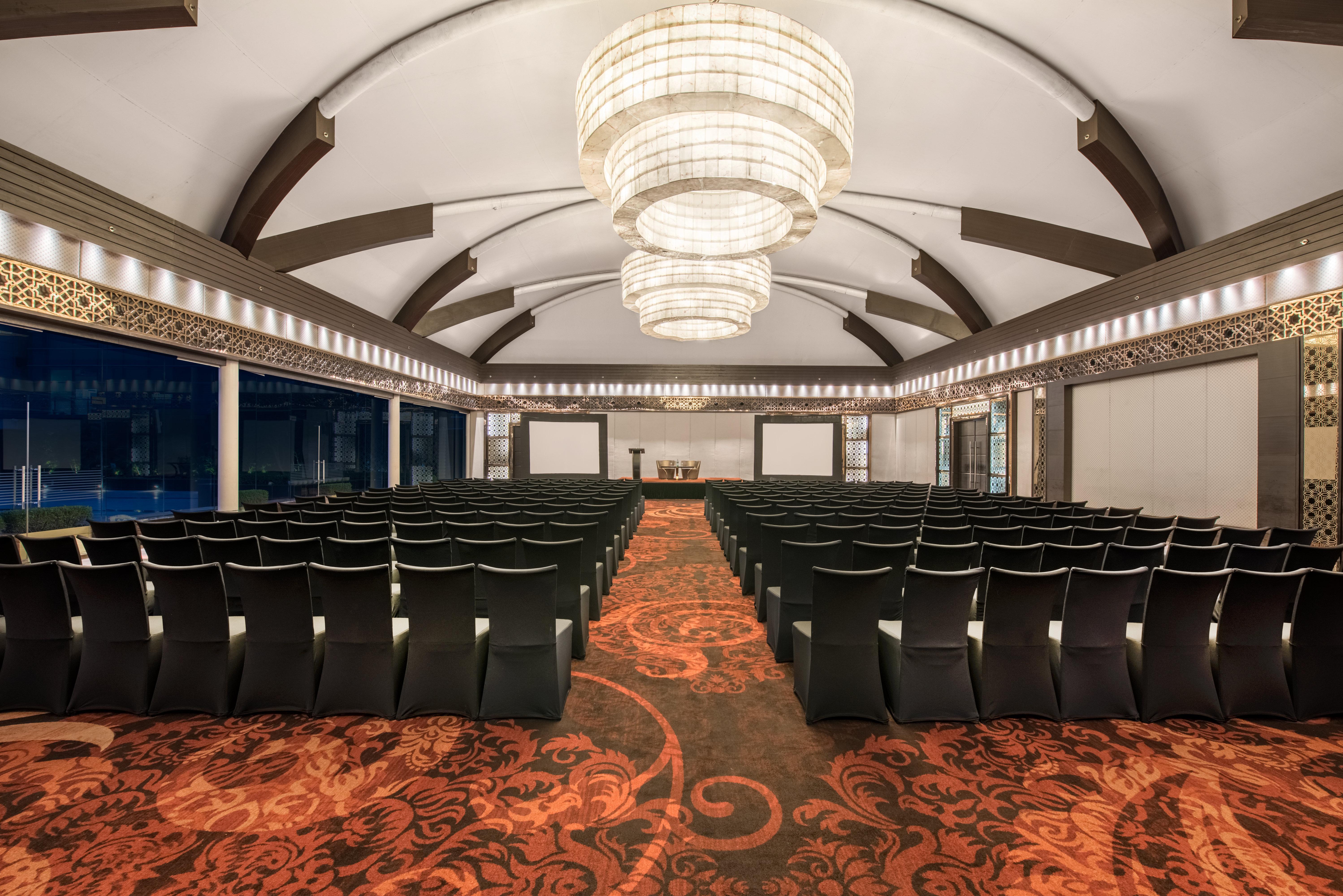 Hotel Crowne Plaza New Rohini By Ihg 5*