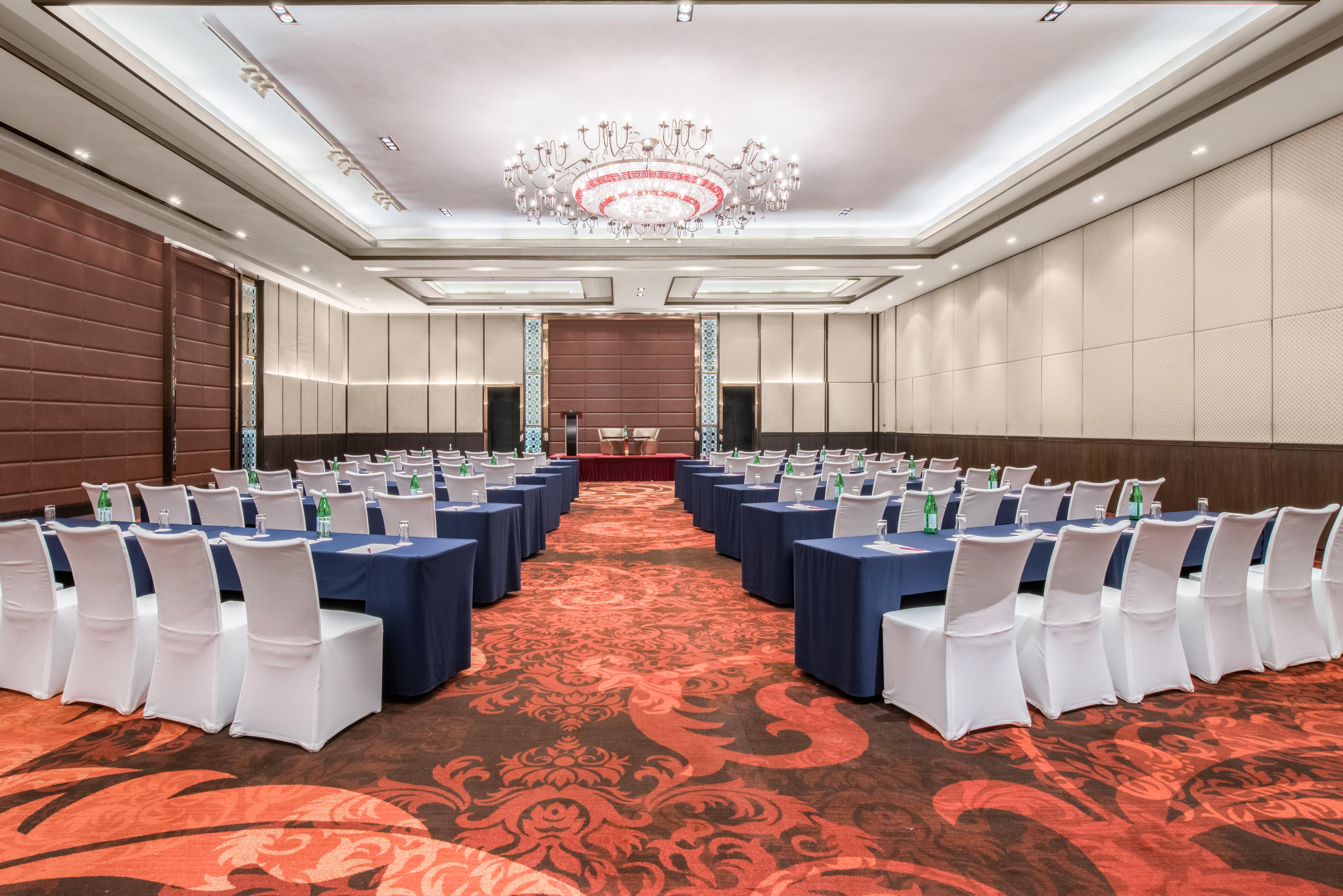Hotel Crowne Plaza New Rohini By Ihg 5*