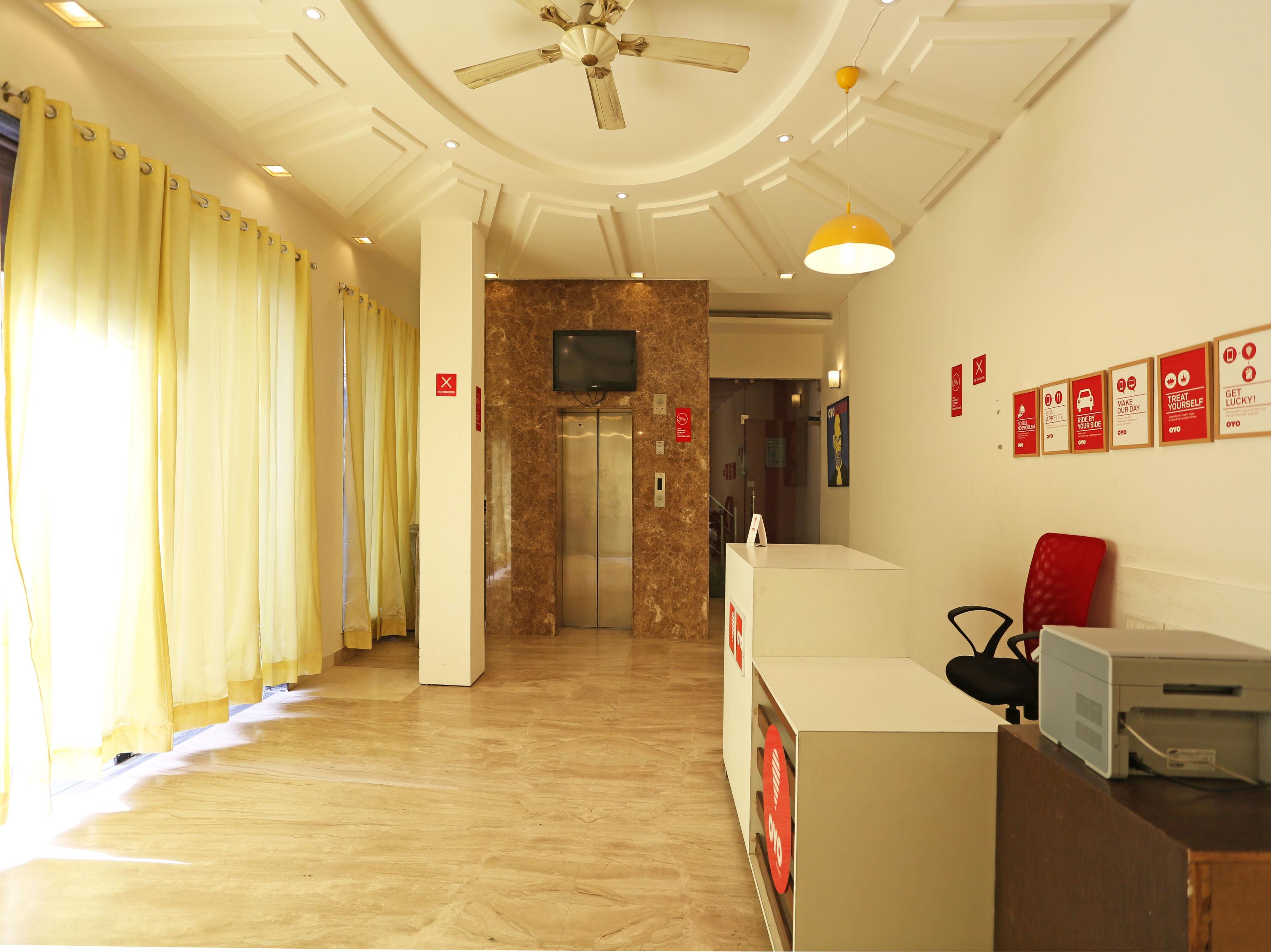 Oyo 766 Delhi Airport Hotel