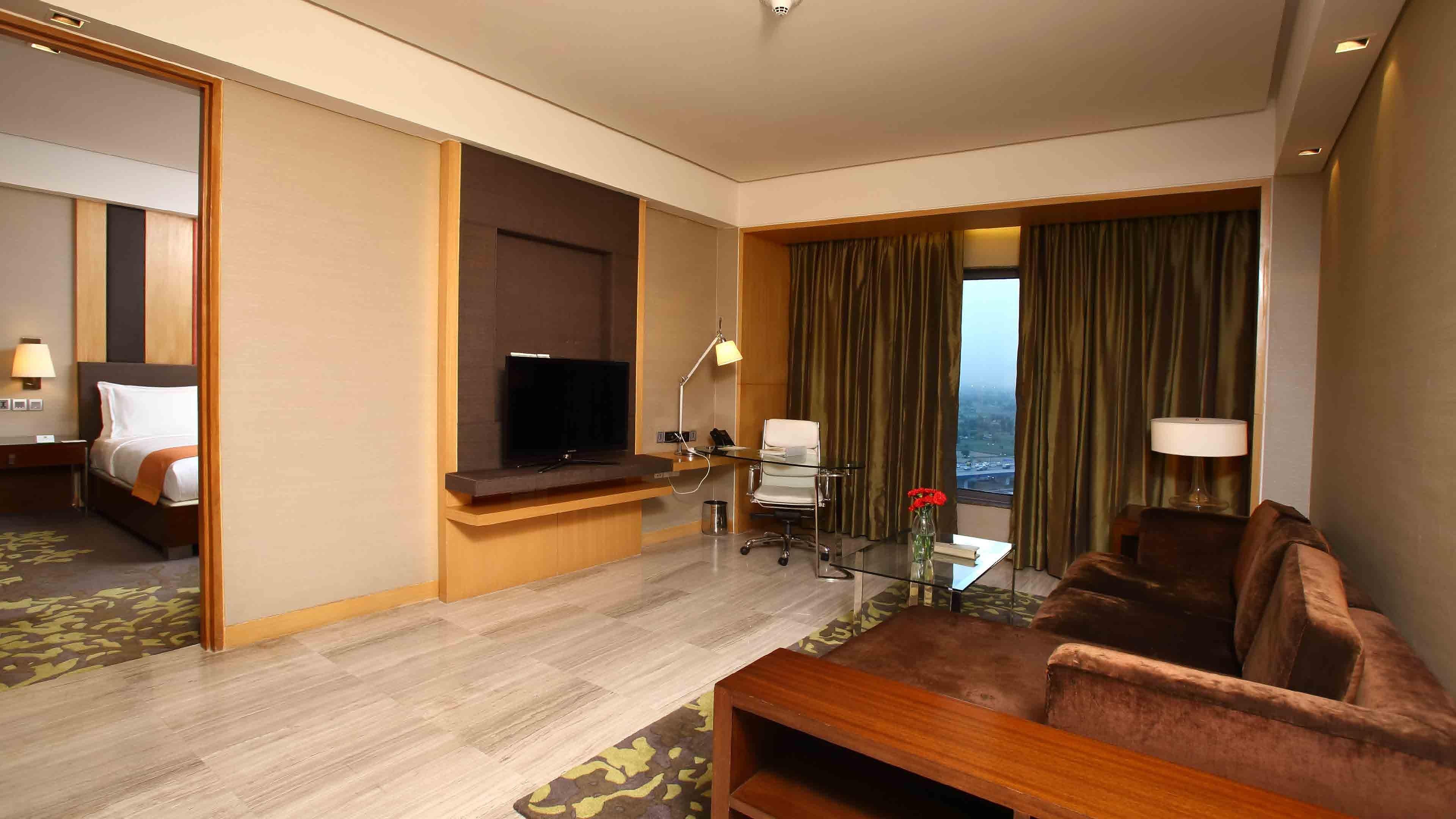 Mayur Vihar Noida By Ihg Hotel