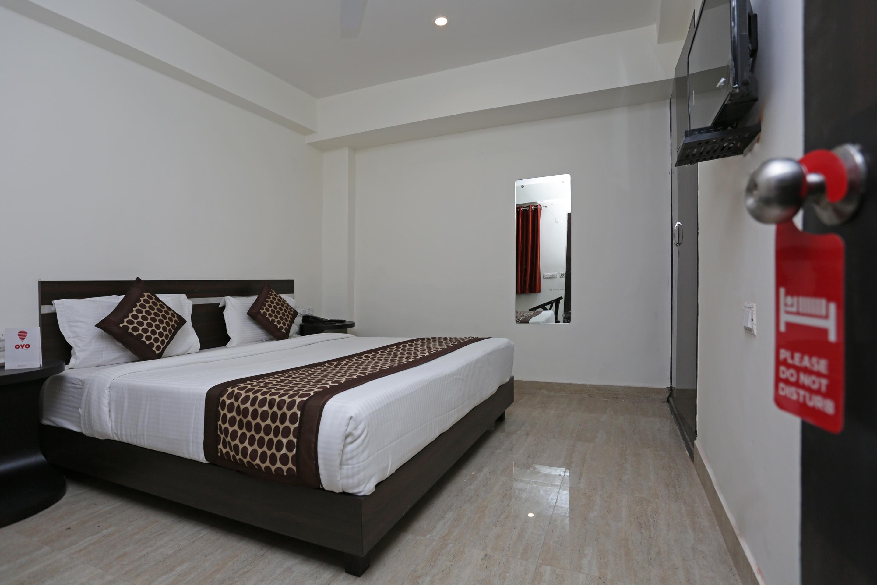 Oyo 12171 Sky View 3* New Delhi