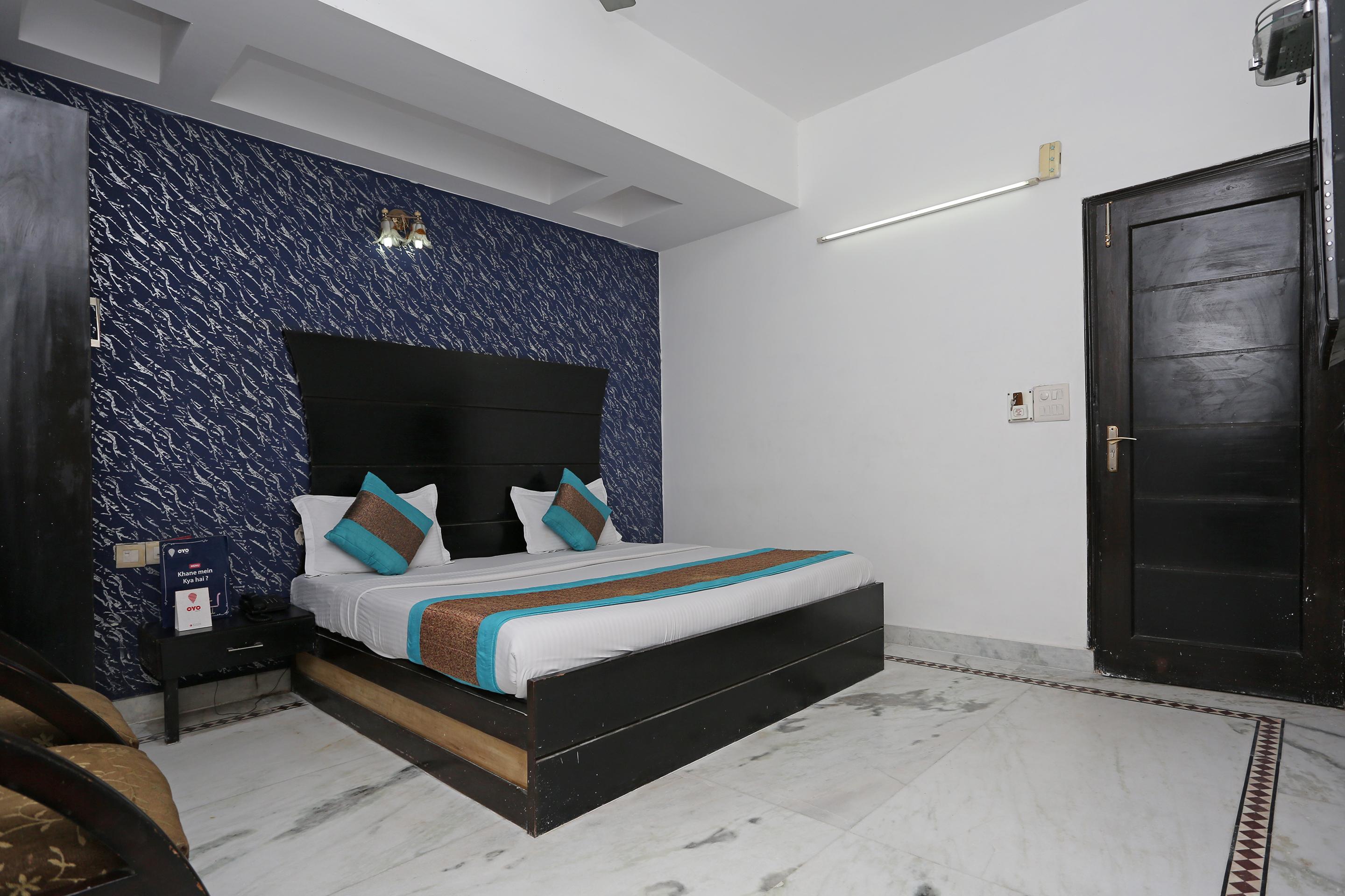 Oyo 337 Anand