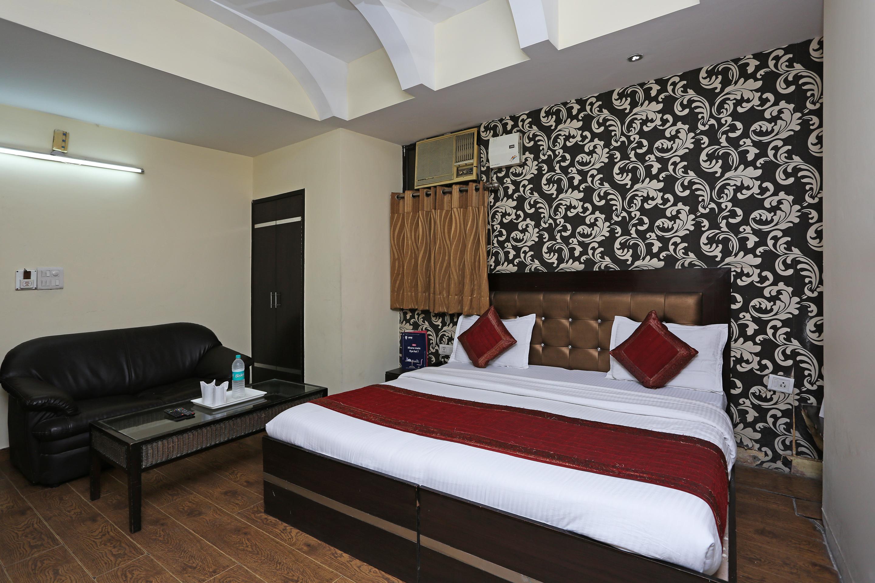 Oyo 337 Anand Hotel Delhi (National Capital Territory of India)