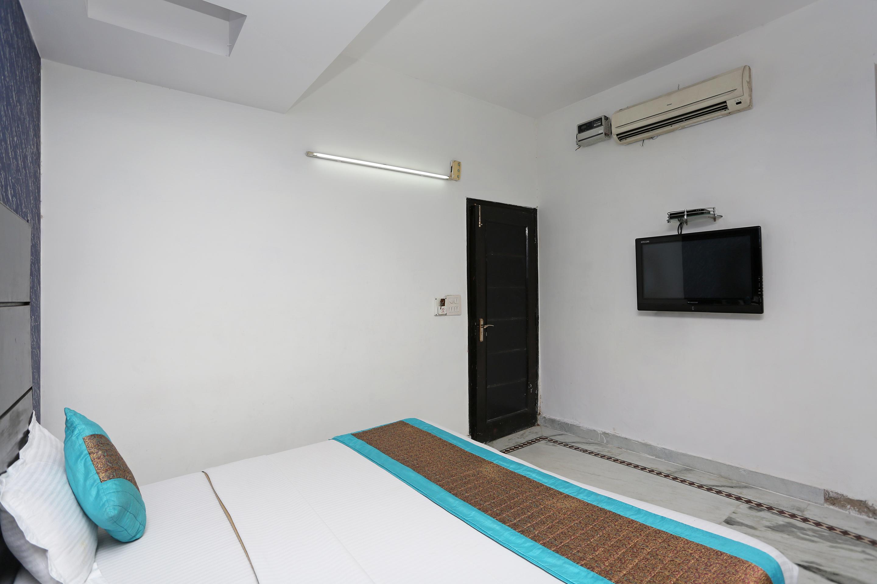 Oyo 337 Anand Hotel