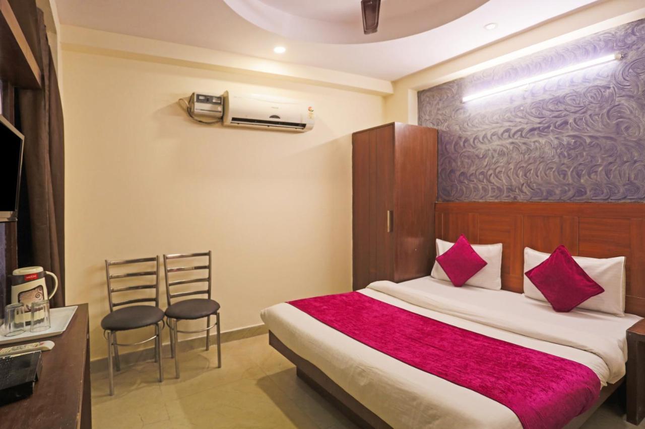 Repose Suites Near Railway Station Hotel