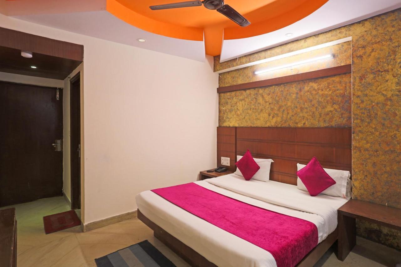 Repose Suites Near Railway Station Hotel