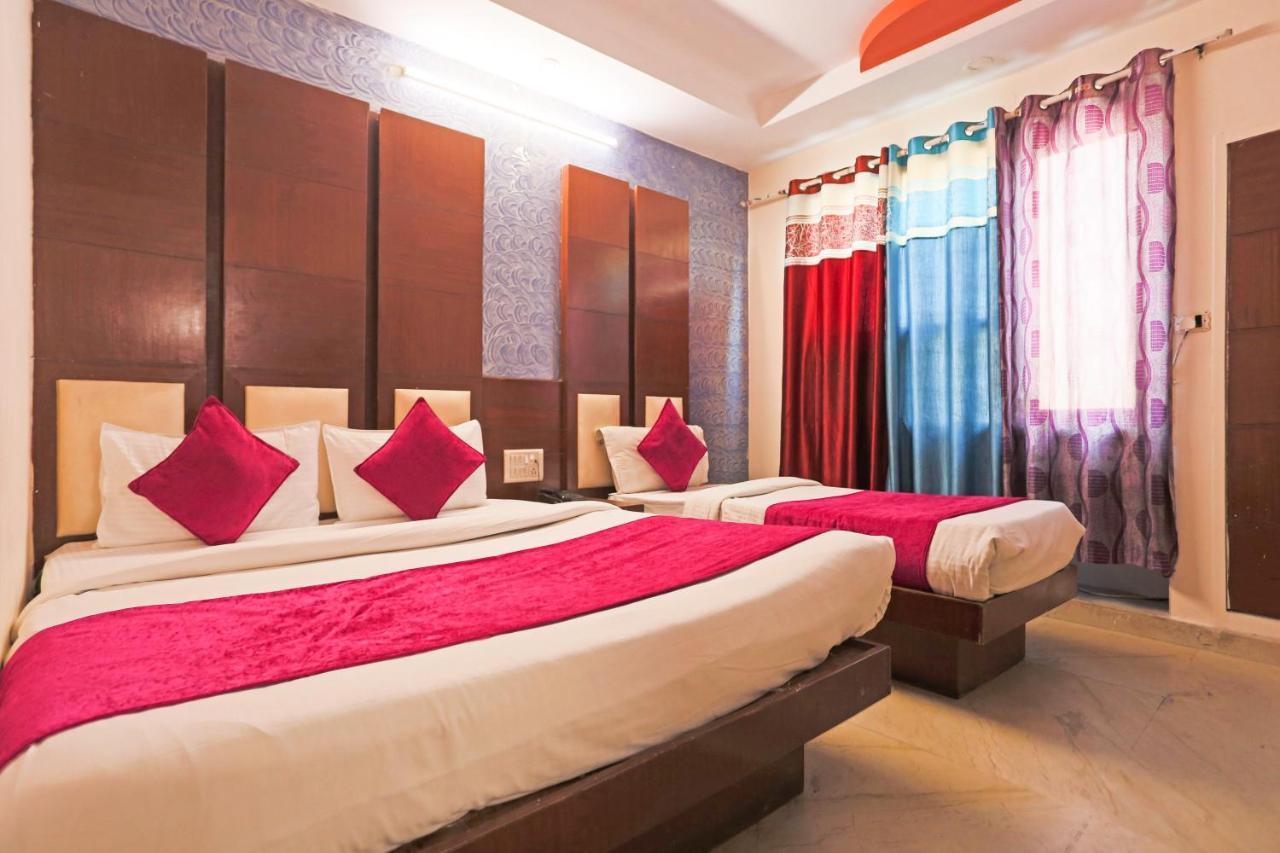Repose Suites Near Railway Station 4*