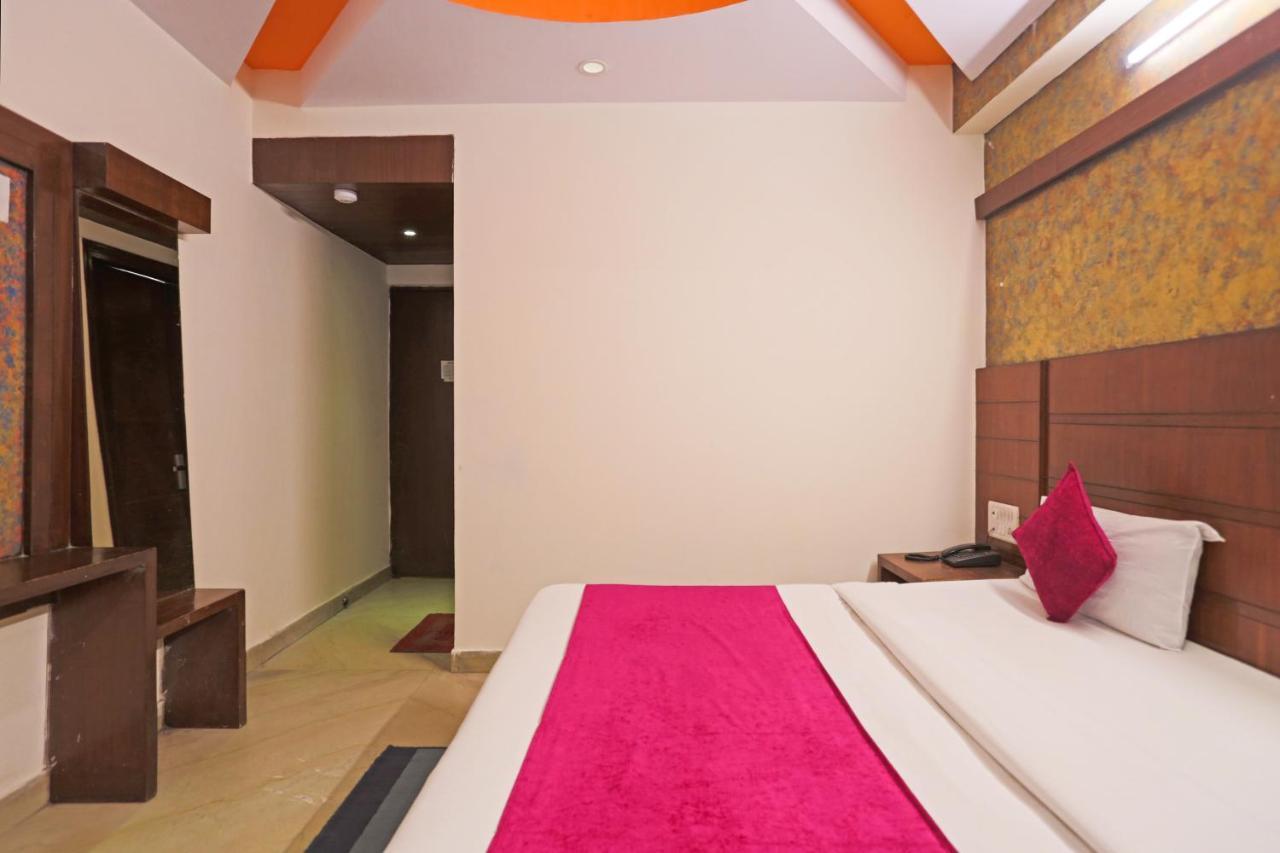 Repose Suites Near Railway Station Hotel 4*