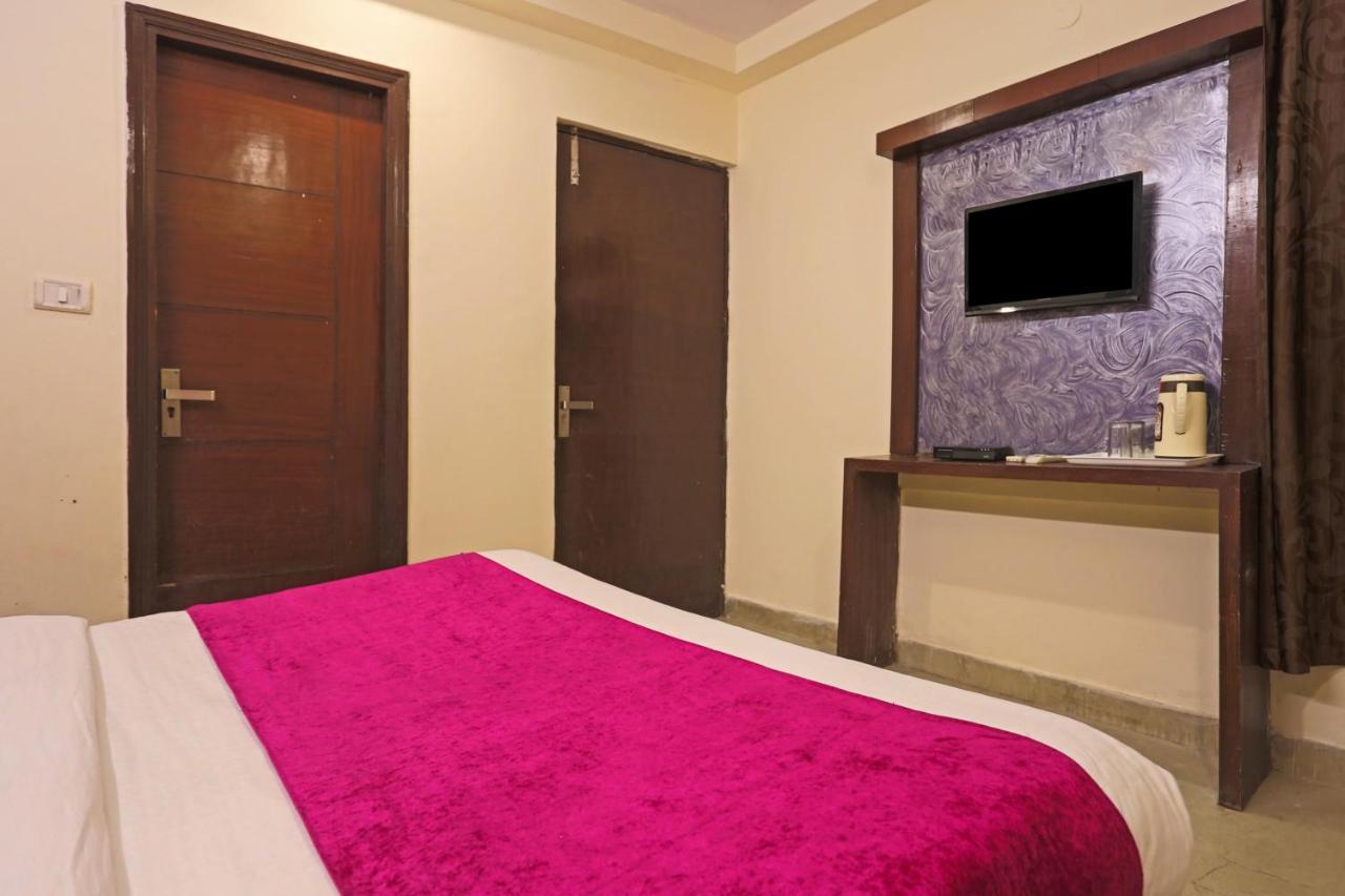Repose Suites Near Railway Station 4*
