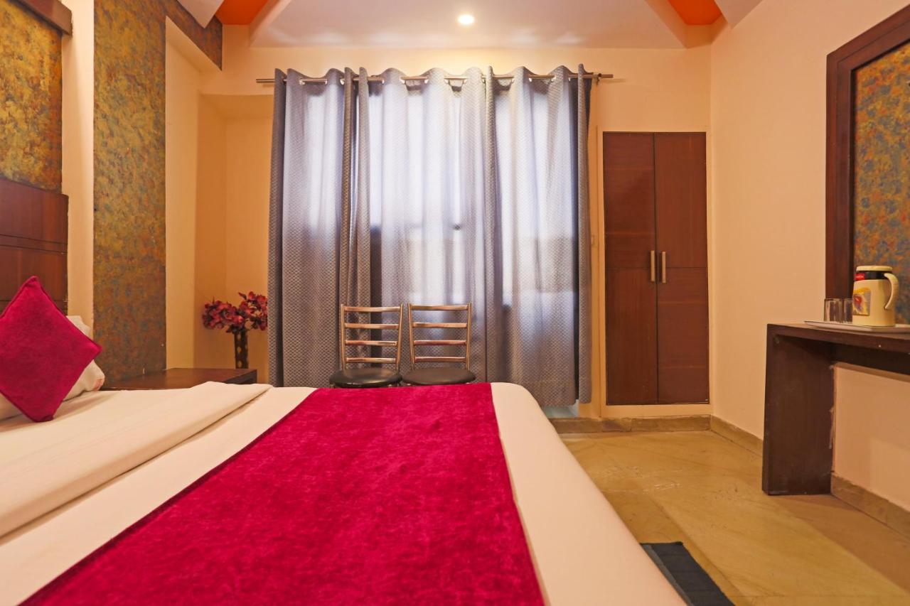 Hotel Repose Suites Near Railway Station 4*