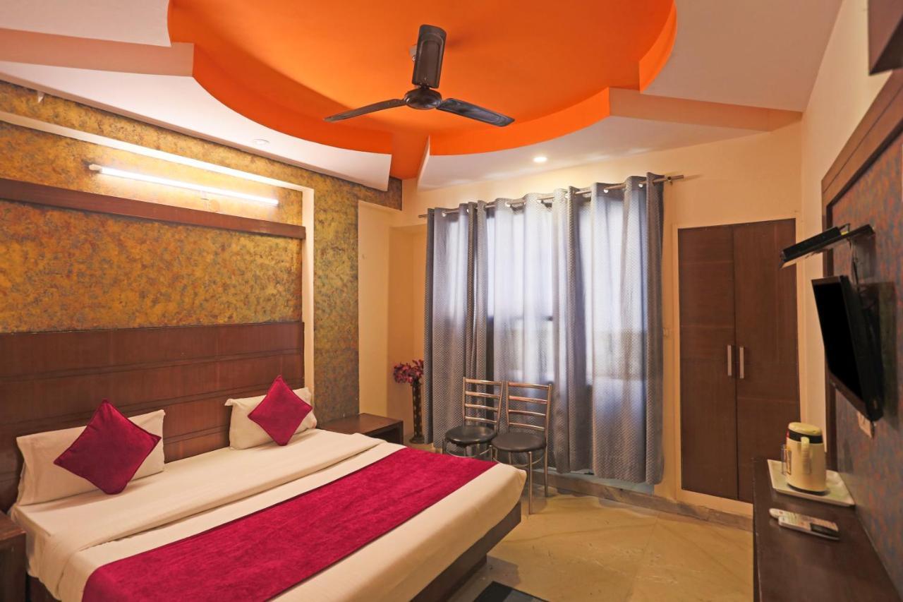 Repose Suites Near Railway Station 4* New Delhi