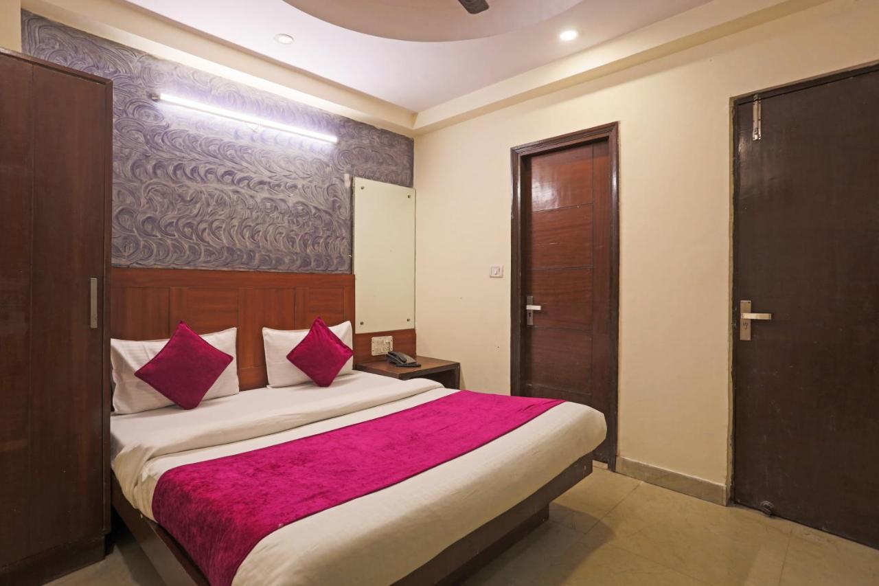 Repose Suites Near Railway Station Hotel