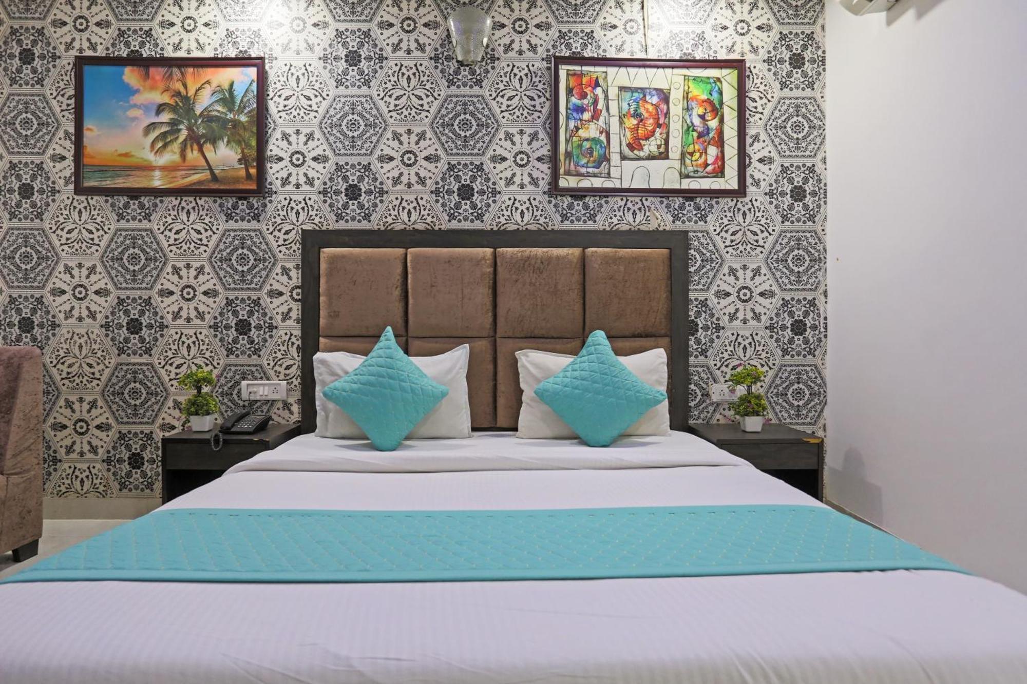 Grand Belwood Near Delhi Airport Hotel 3*