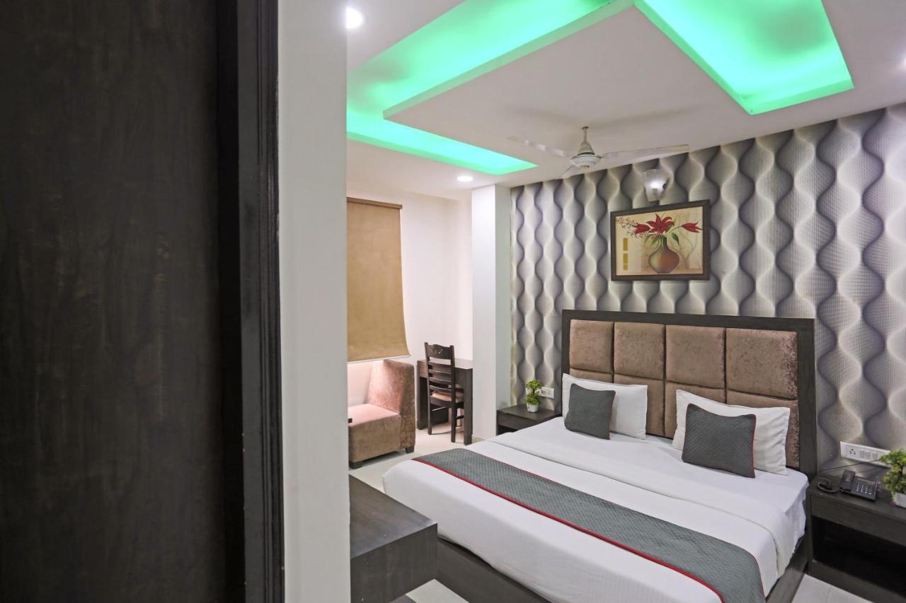 Grand Belwood Near Delhi Airport 3* Nova Deli