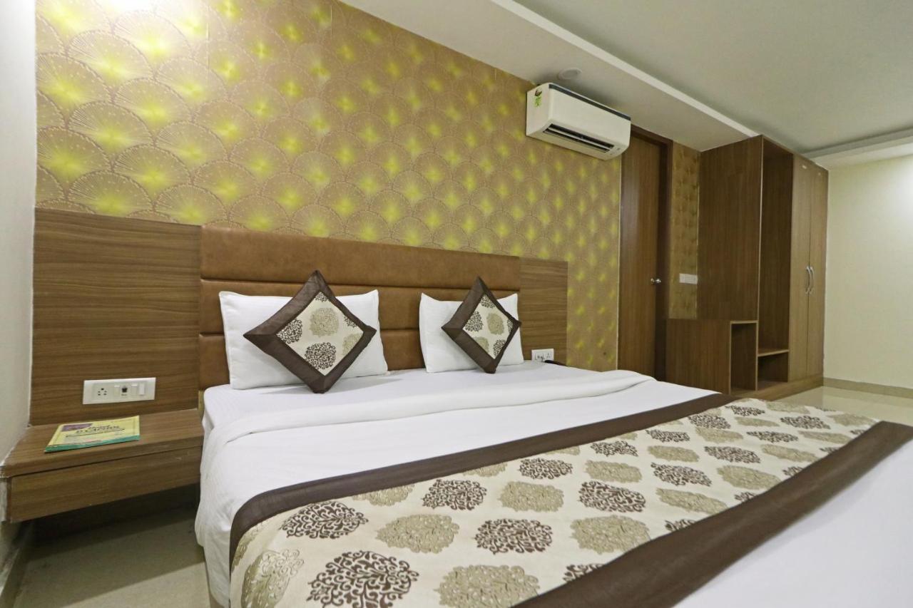 Hotel Hotel R S Delhi Airport 3*