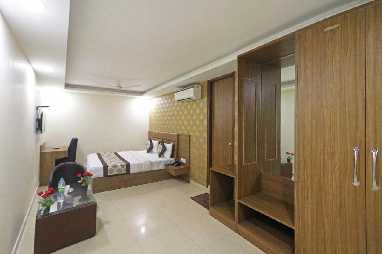 Hotel Hotel R S Delhi Airport