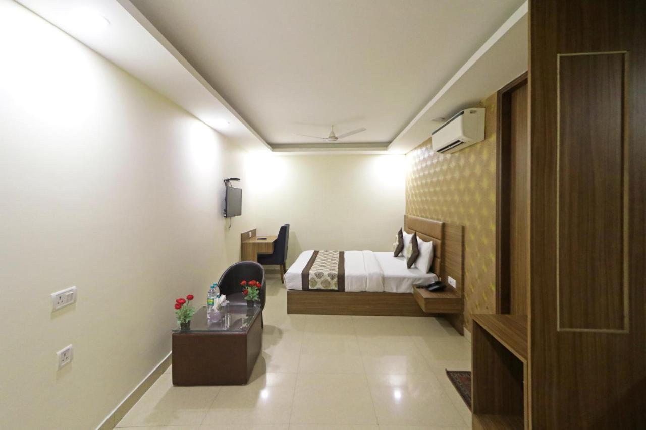 Hotel R S Delhi Airport