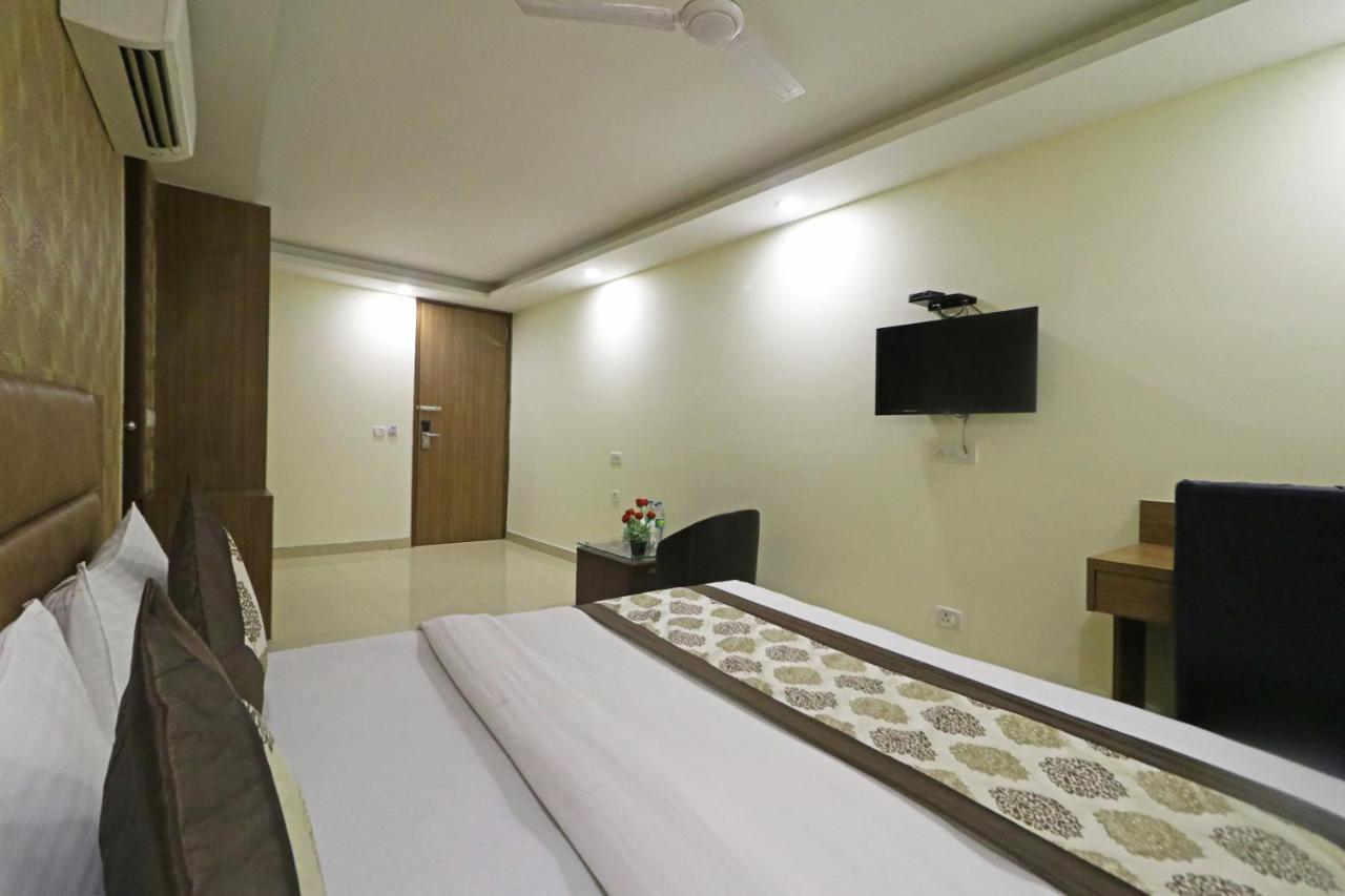 Hotel R S Delhi Airport Nova Deli