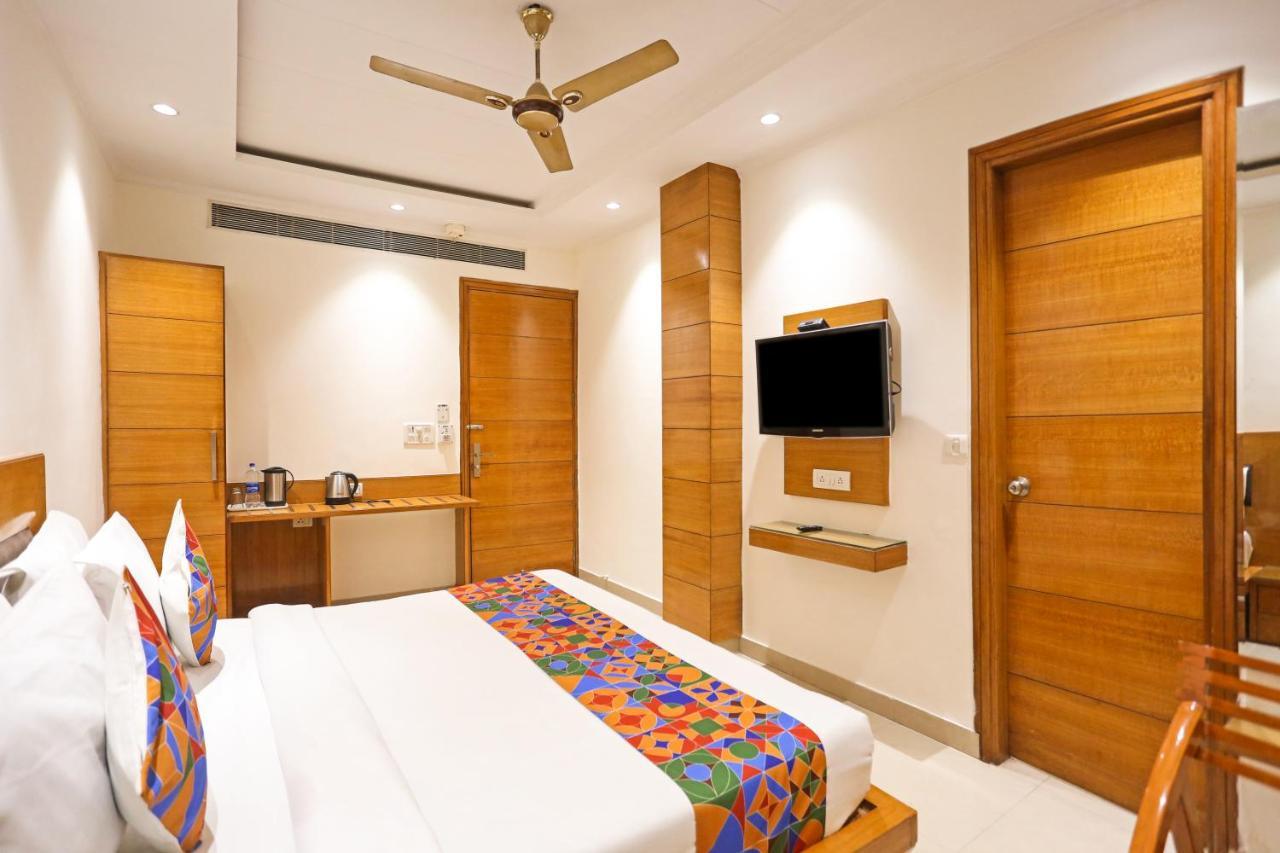 Fortuner Karol Bagh Just 1 Km From New Railway Station Delhi (National Capital Territory of India)