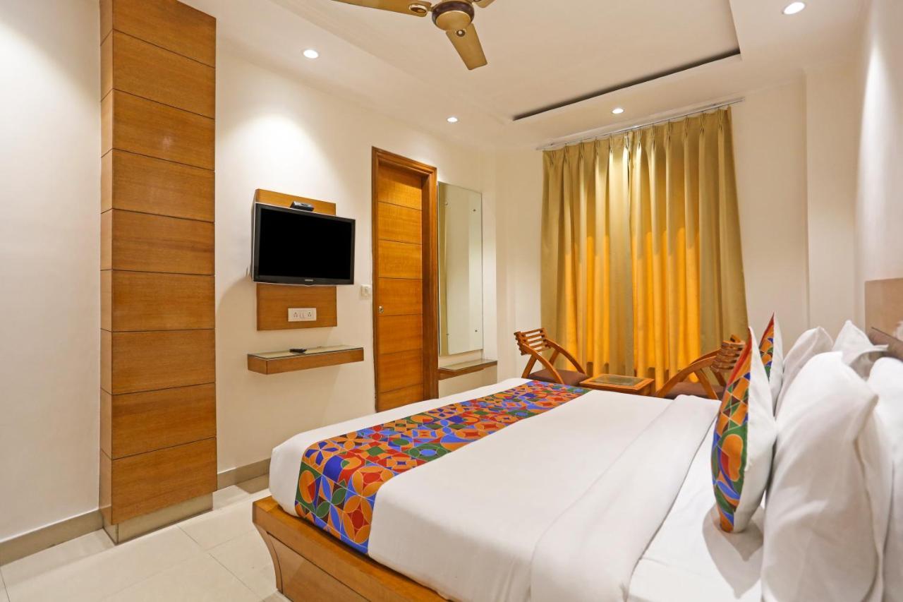 Hotel Fortuner Karol Bagh Just 1 Km From New Railway Station