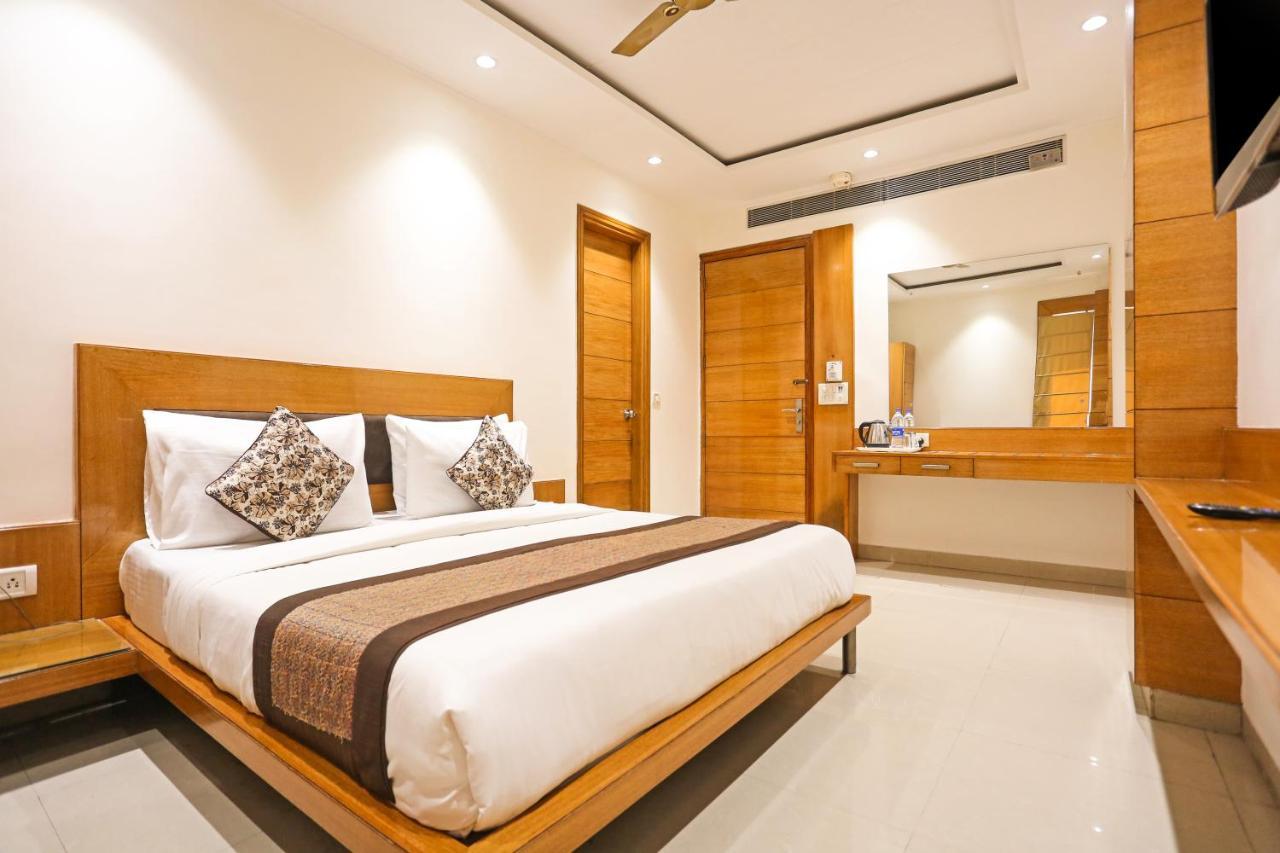 Fortuner Karol Bagh Just 1 Km From New Railway Station