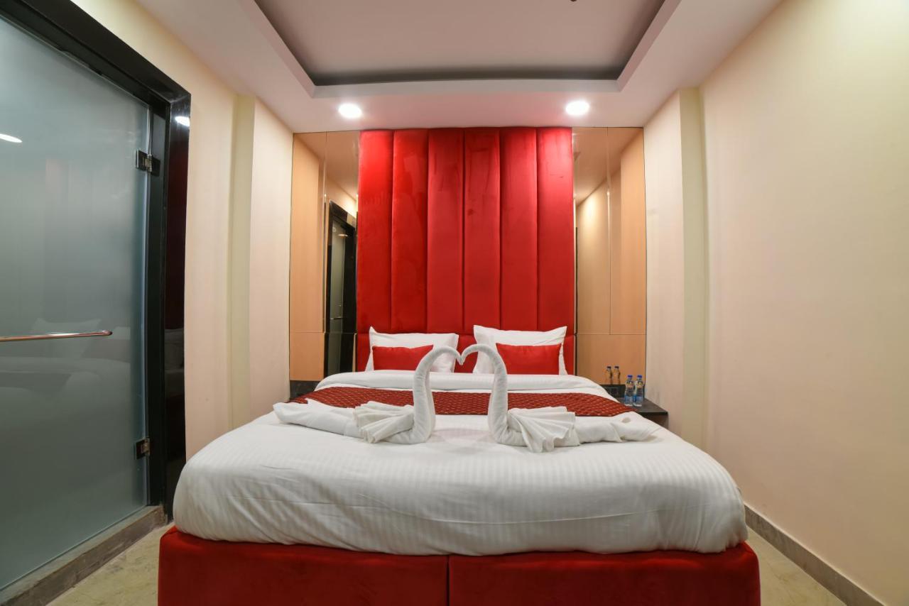 Hotel The Twenties Kamla Nagar