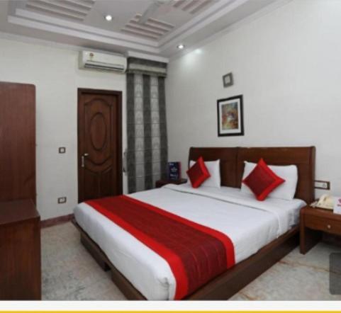 In Shyam Aparthotel *