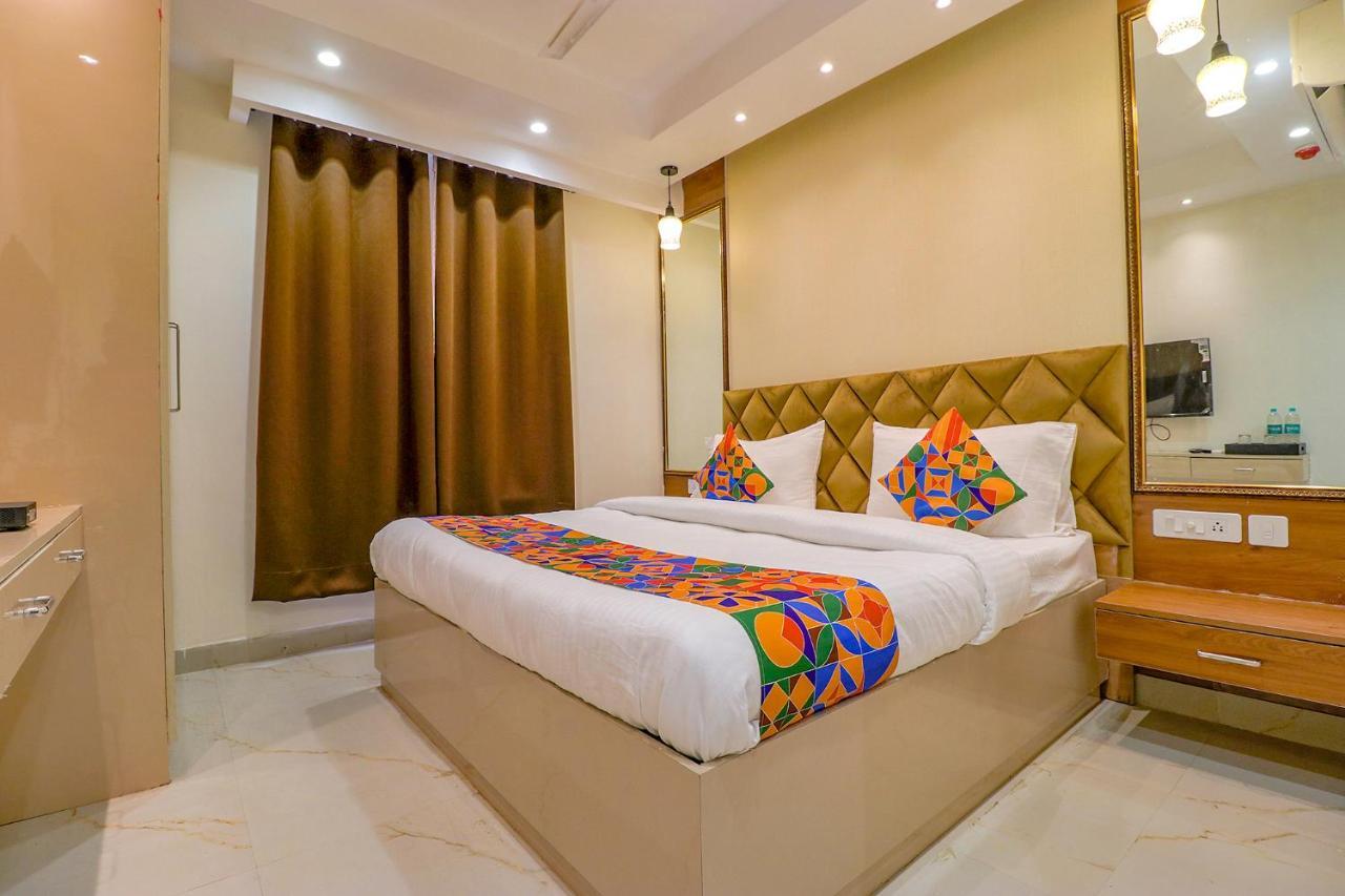Fabhotel F9 Pitampura Hotel
