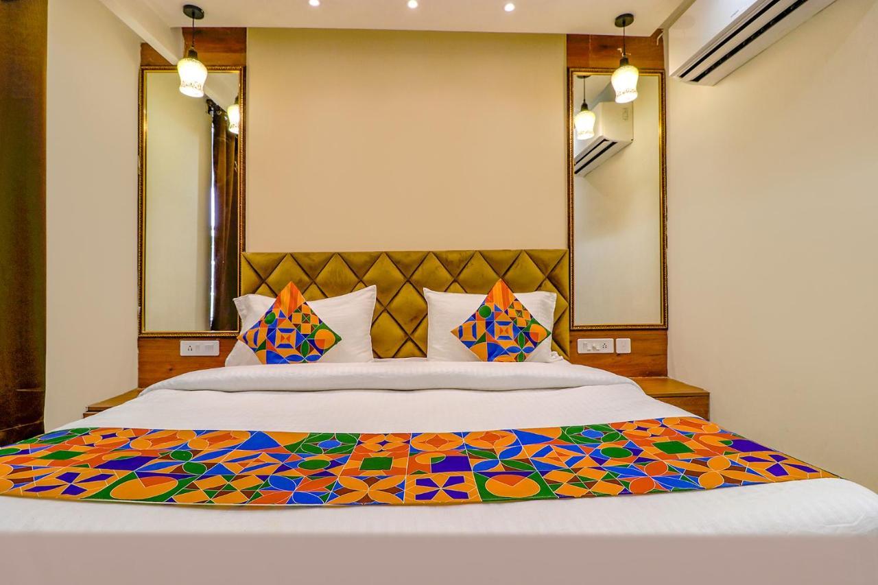 Hotel Fabhotel F9 Pitampura 3*