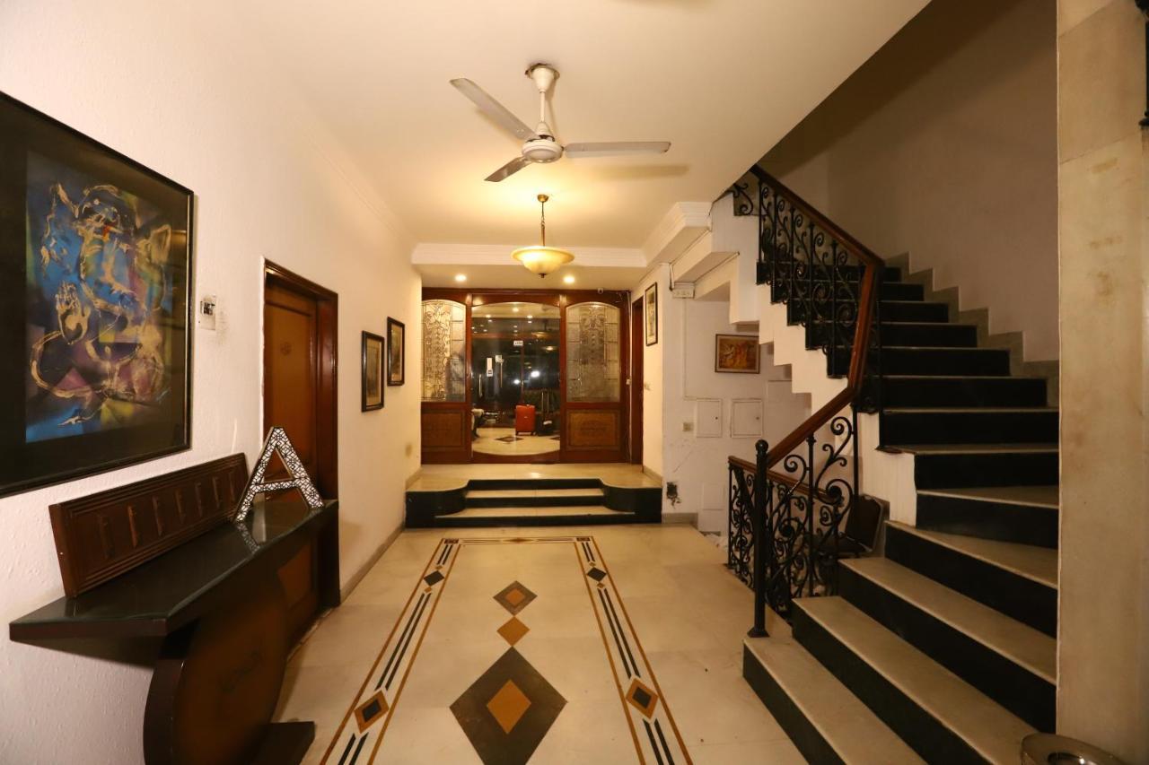 Ambica Palace Aiims - Couple Friendly Local Id Accepted